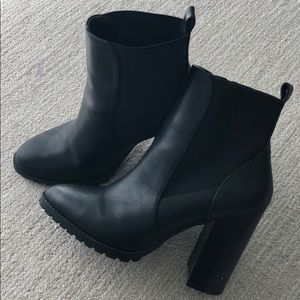 Forever 21 Block Heel Chelsea Boots
